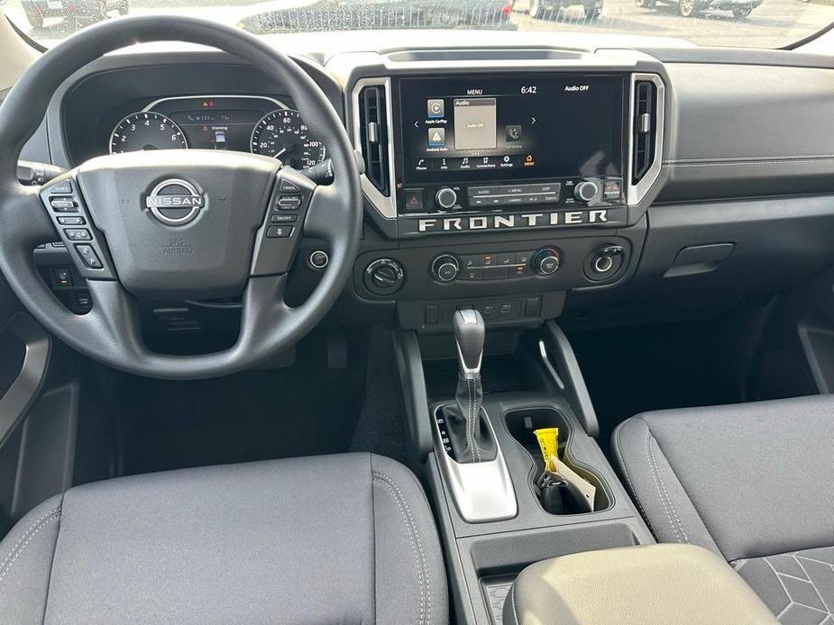 new 2025 Nissan Frontier car