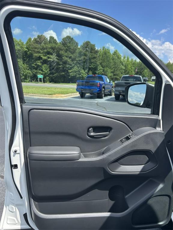 new 2025 Nissan Frontier car
