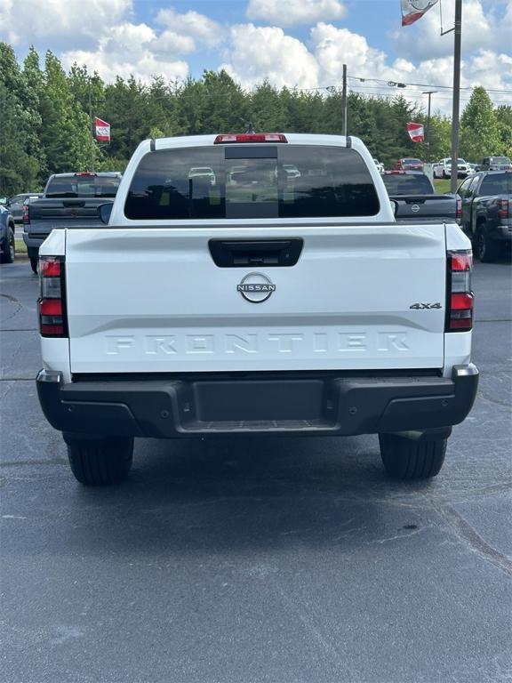 new 2025 Nissan Frontier car