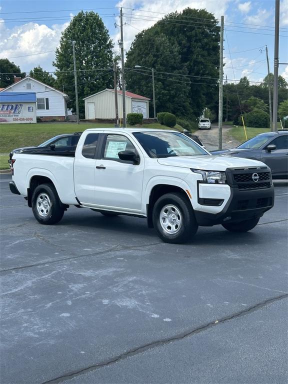 new 2025 Nissan Frontier car