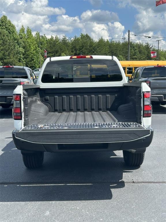 new 2025 Nissan Frontier car
