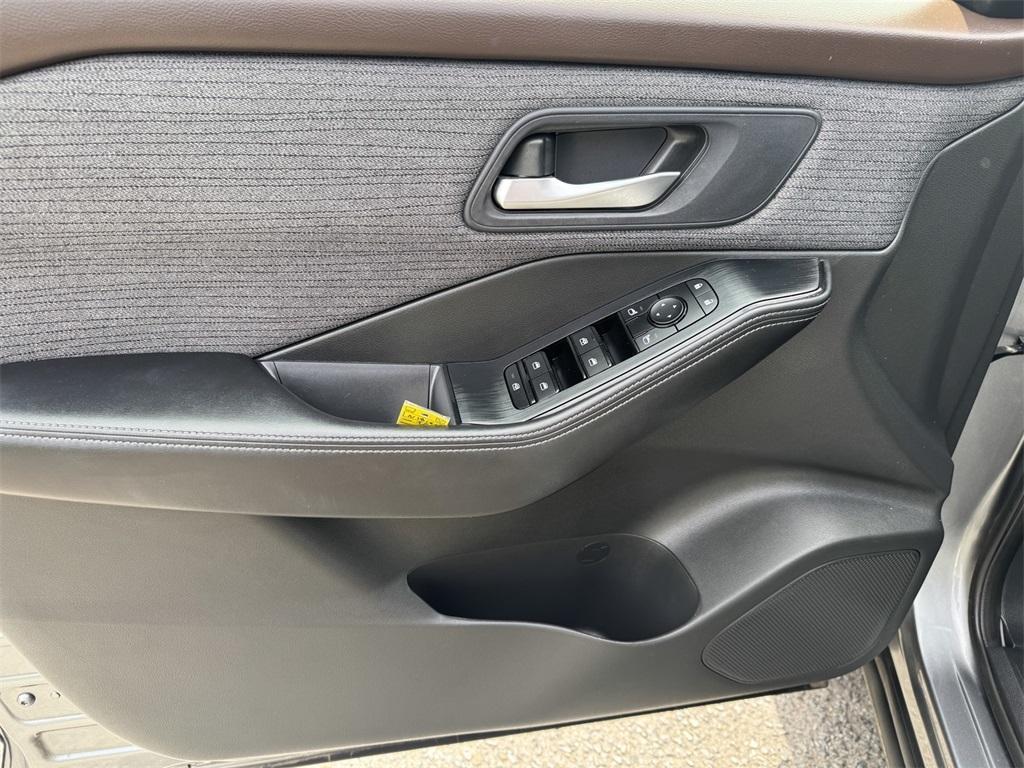 used 2023 Nissan Rogue car, priced at $21,999