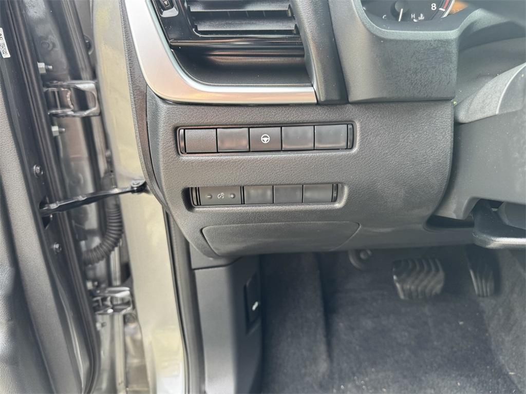 used 2023 Nissan Rogue car, priced at $21,999