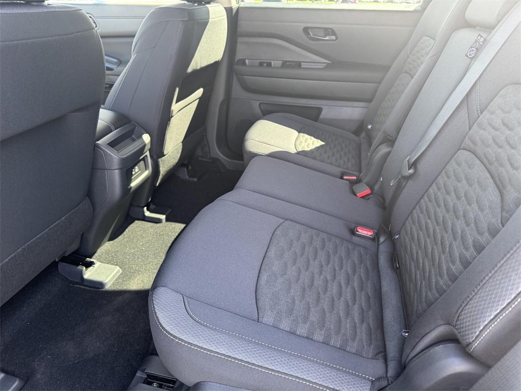 new 2025 Nissan Pathfinder car, priced at $34,761