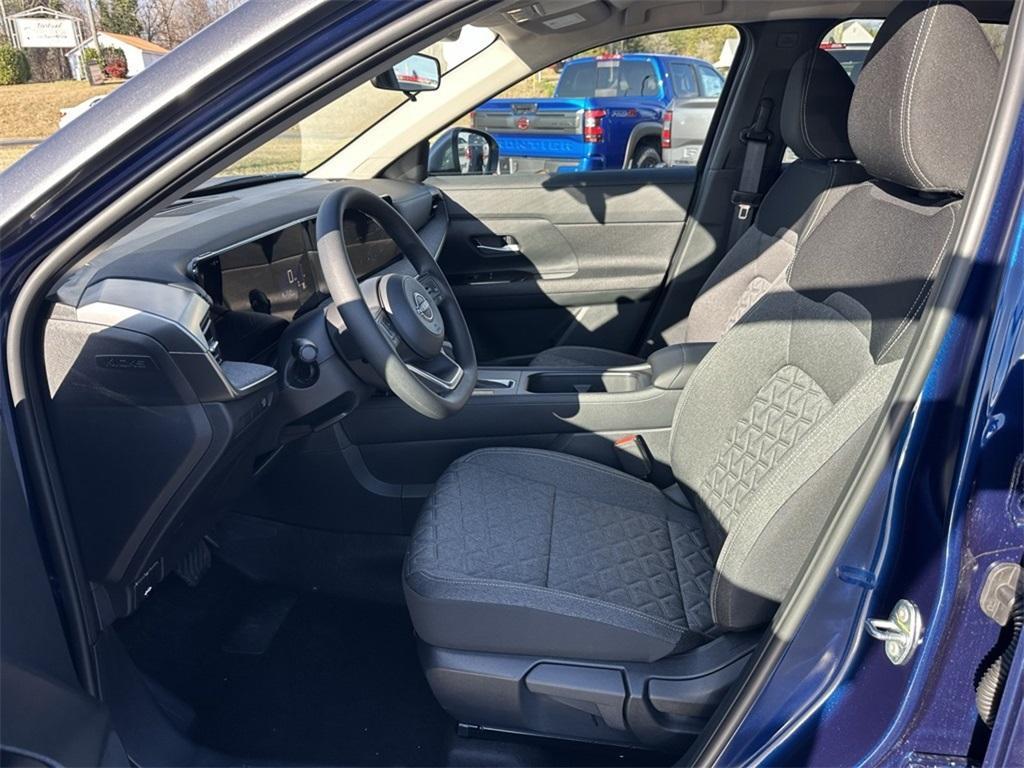 new 2025 Nissan Kicks car, priced at $25,255