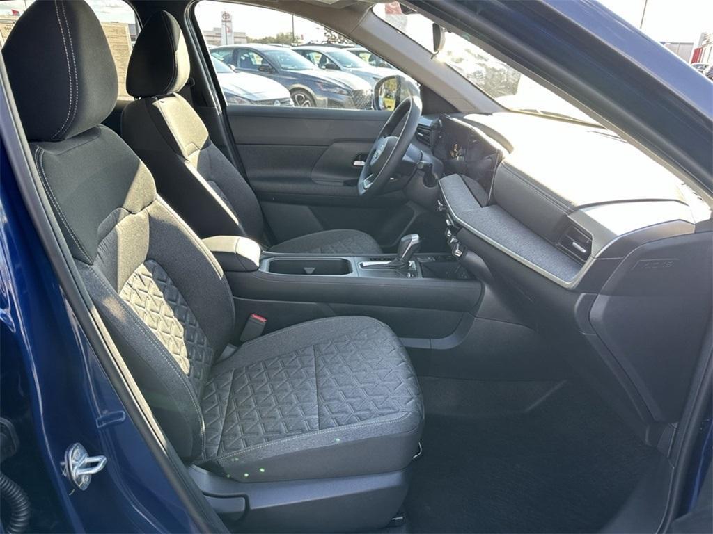 new 2025 Nissan Kicks car, priced at $25,255
