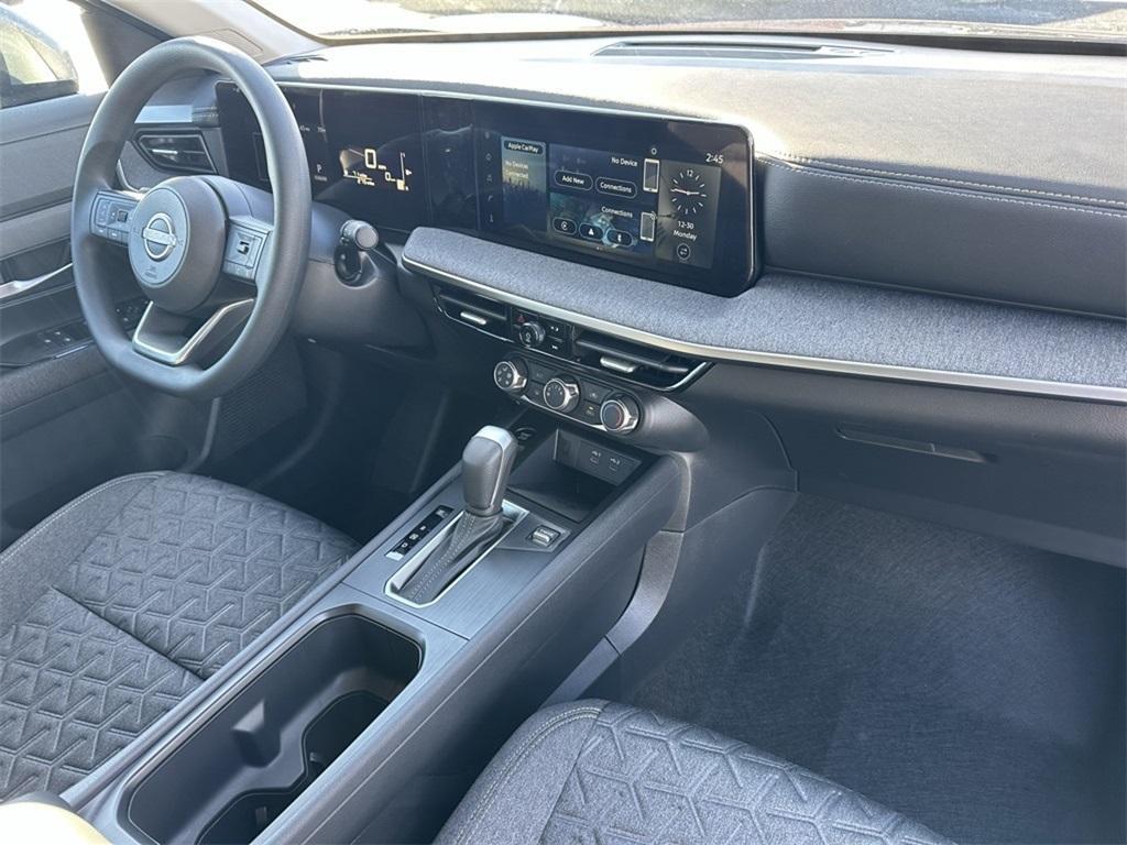 new 2025 Nissan Kicks car, priced at $25,255