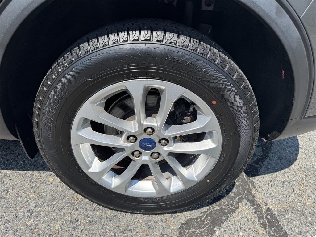 used 2022 Ford Escape car, priced at $16,999