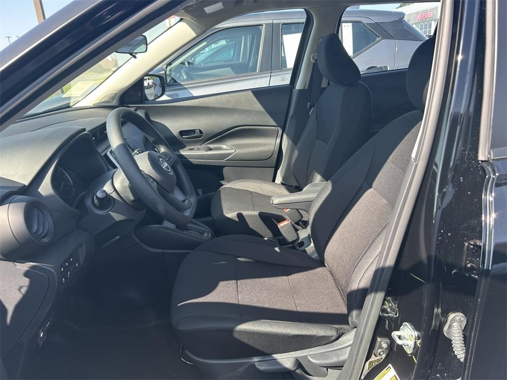 new 2025 Nissan Kicks Play car, priced at $21,950