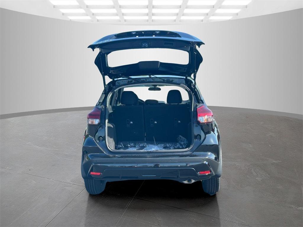 new 2025 Nissan Kicks Play car, priced at $21,950