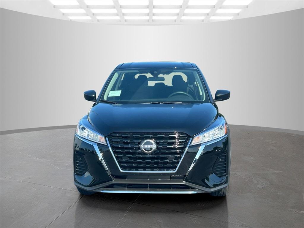 new 2025 Nissan Kicks Play car, priced at $21,950