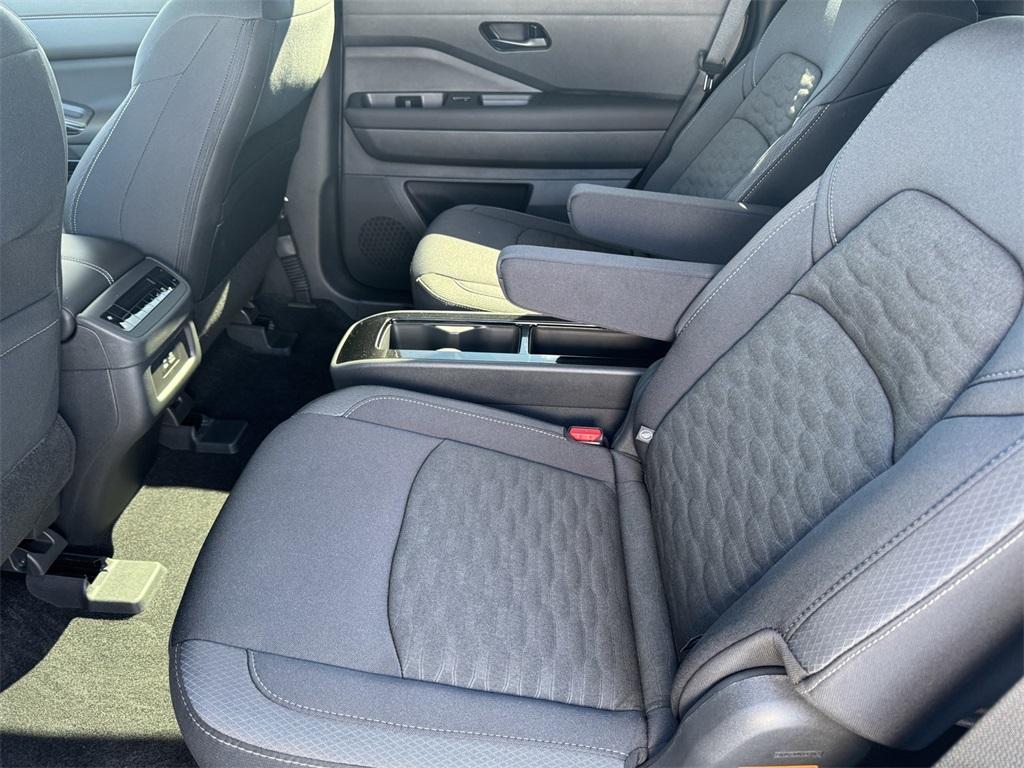 new 2025 Nissan Pathfinder car, priced at $39,686
