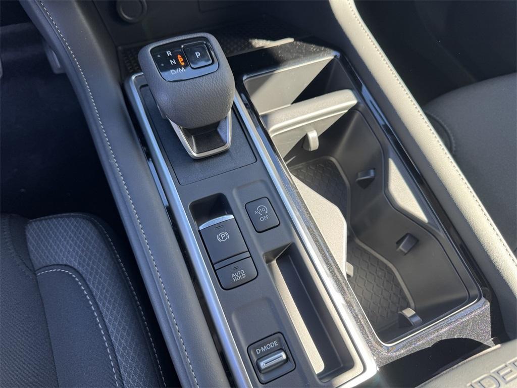 new 2025 Nissan Pathfinder car, priced at $39,686