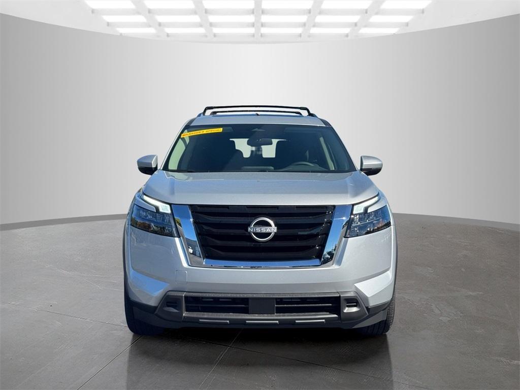 new 2025 Nissan Pathfinder car, priced at $39,686