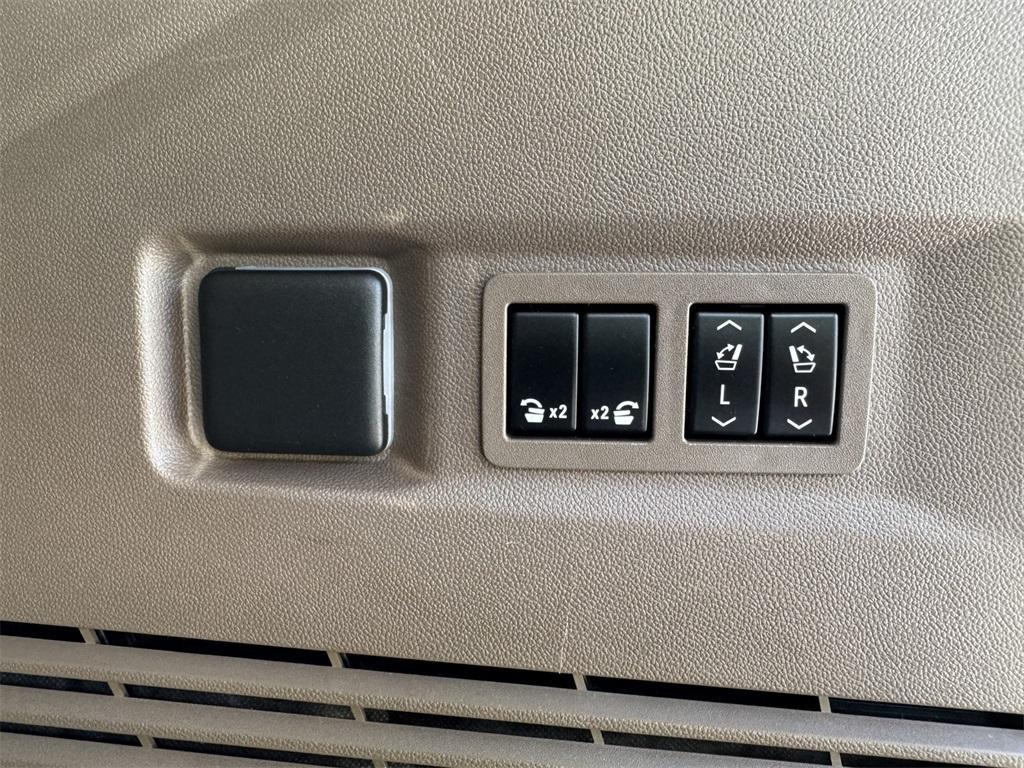 used 2021 GMC Yukon car, priced at $54,999
