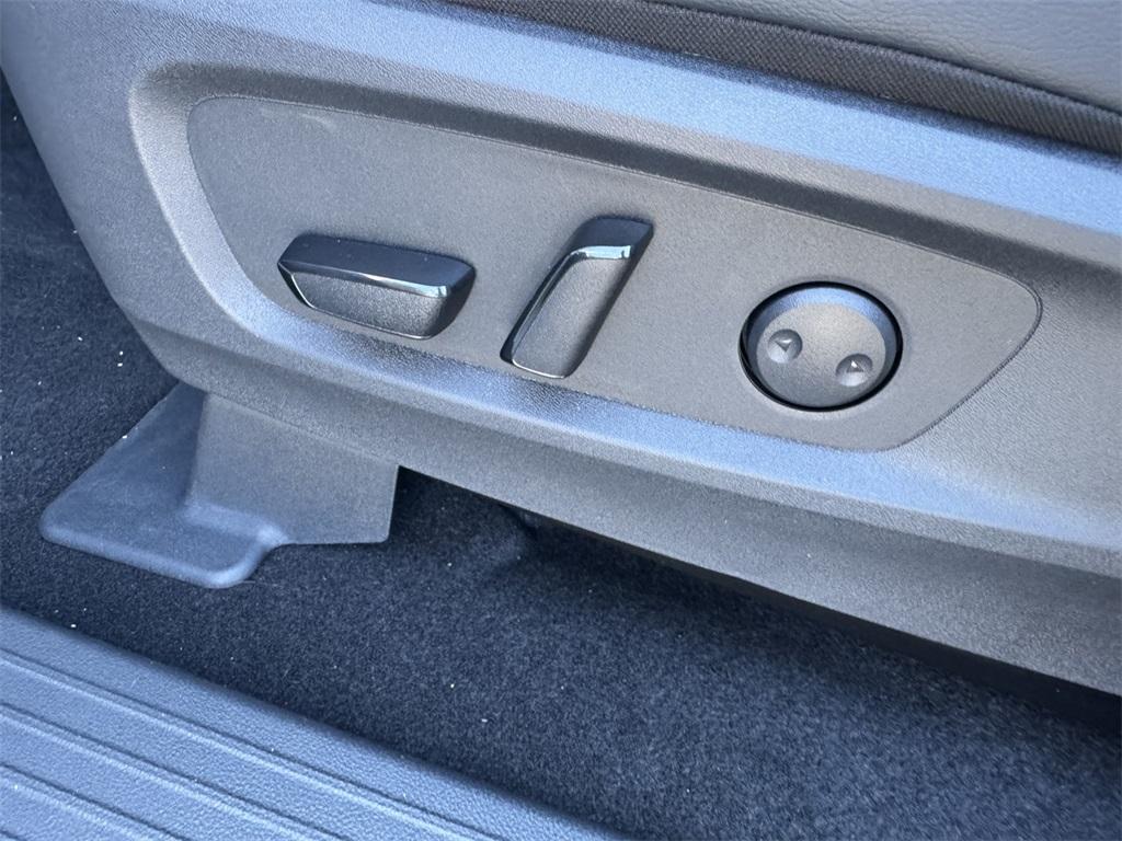 new 2025 Nissan Pathfinder car, priced at $43,248