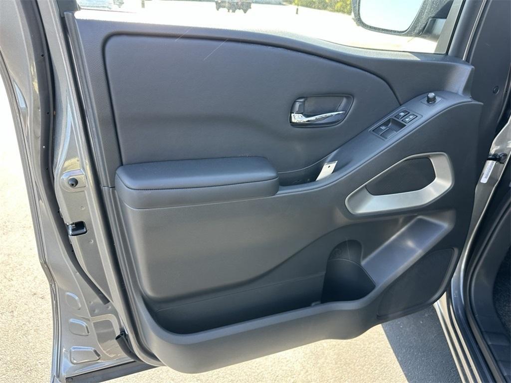 new 2025 Nissan Frontier car, priced at $34,807