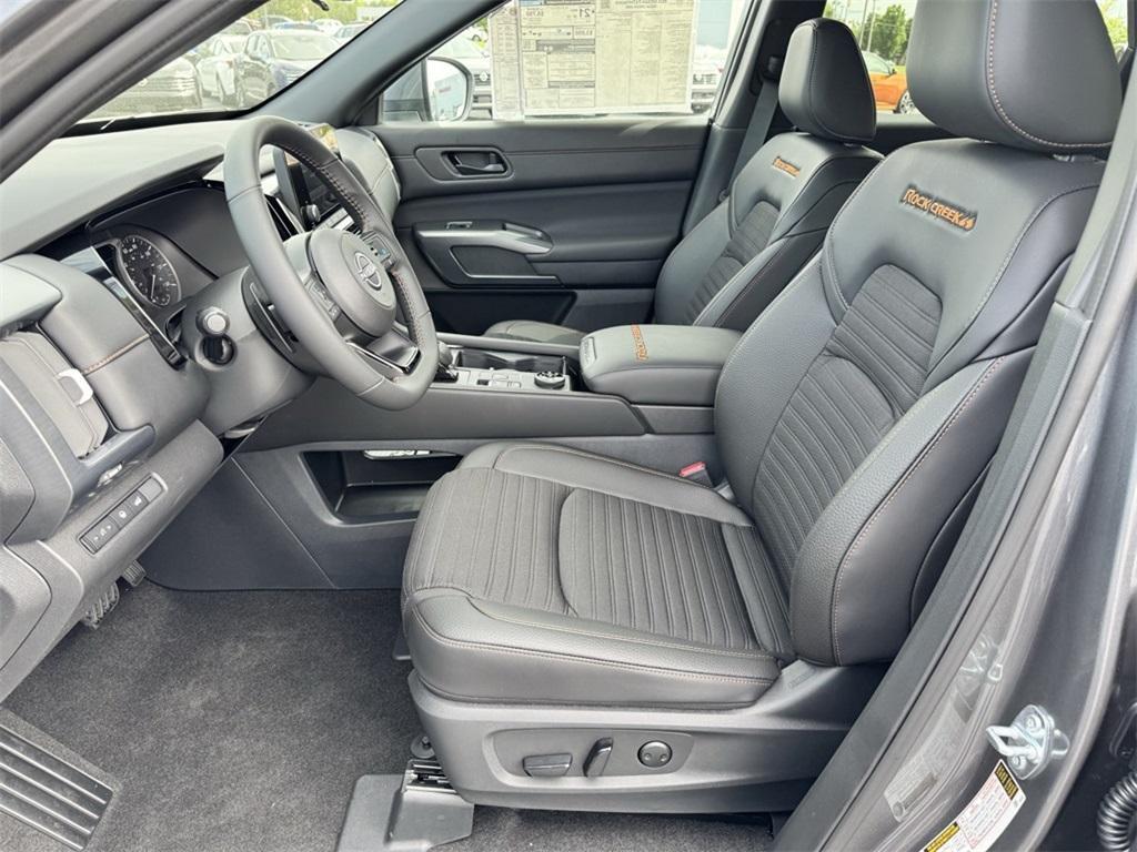new 2025 Nissan Pathfinder car, priced at $43,675