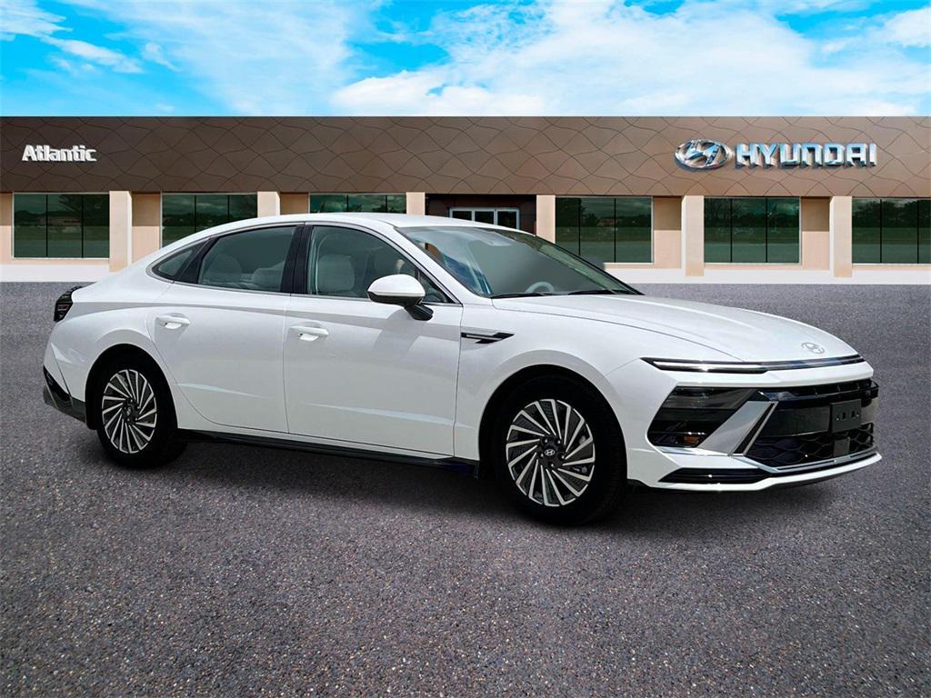 new 2025 Hyundai Sonata Hybrid car, priced at $33,135
