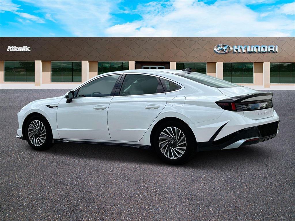 new 2025 Hyundai Sonata Hybrid car, priced at $33,135