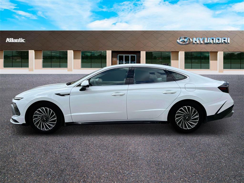 new 2025 Hyundai Sonata Hybrid car, priced at $33,135