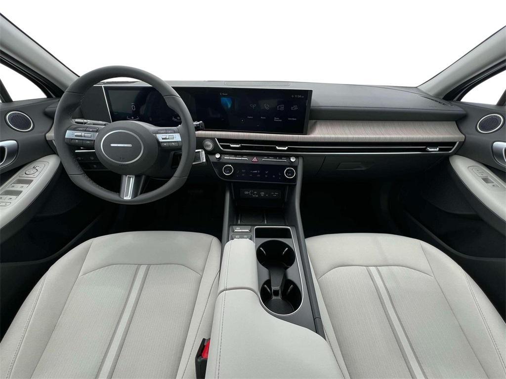 new 2025 Hyundai Sonata Hybrid car, priced at $33,135
