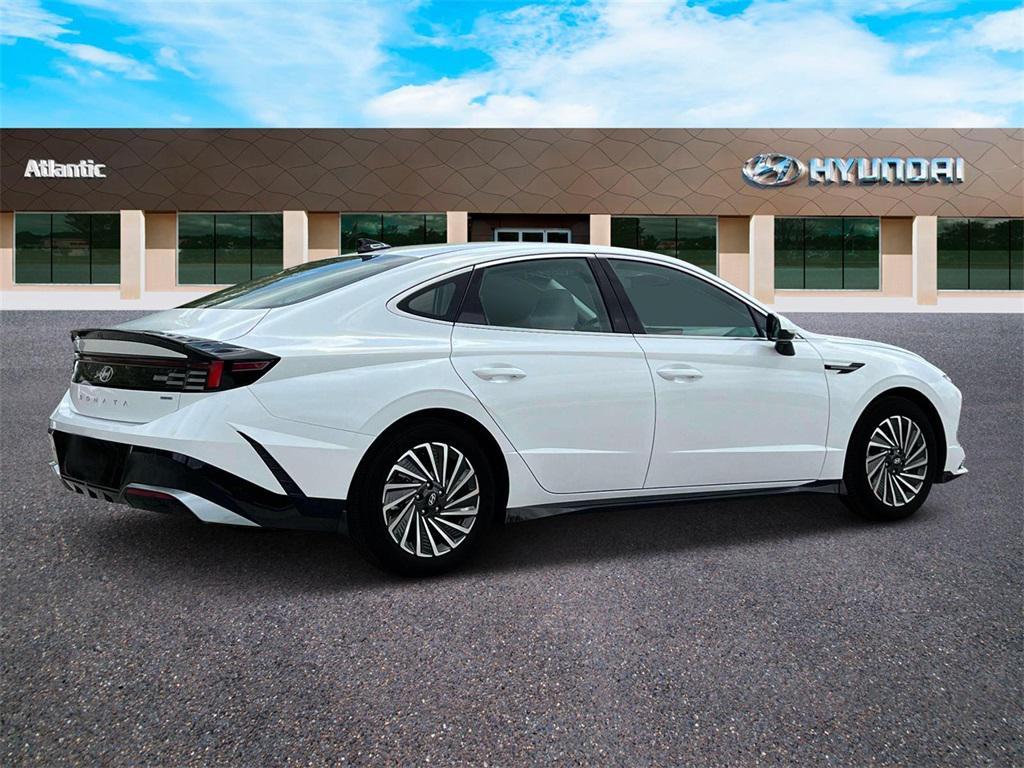 new 2025 Hyundai Sonata Hybrid car, priced at $33,135