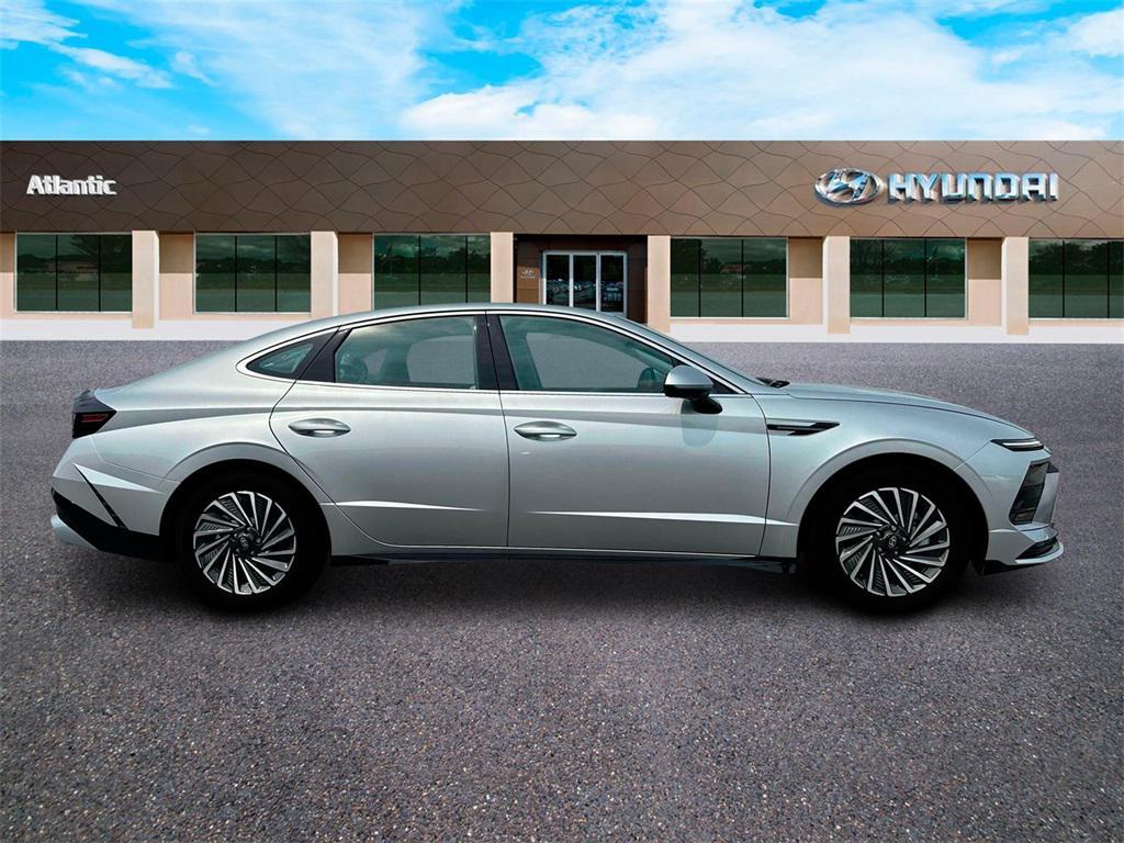 new 2025 Hyundai Sonata Hybrid car, priced at $32,630
