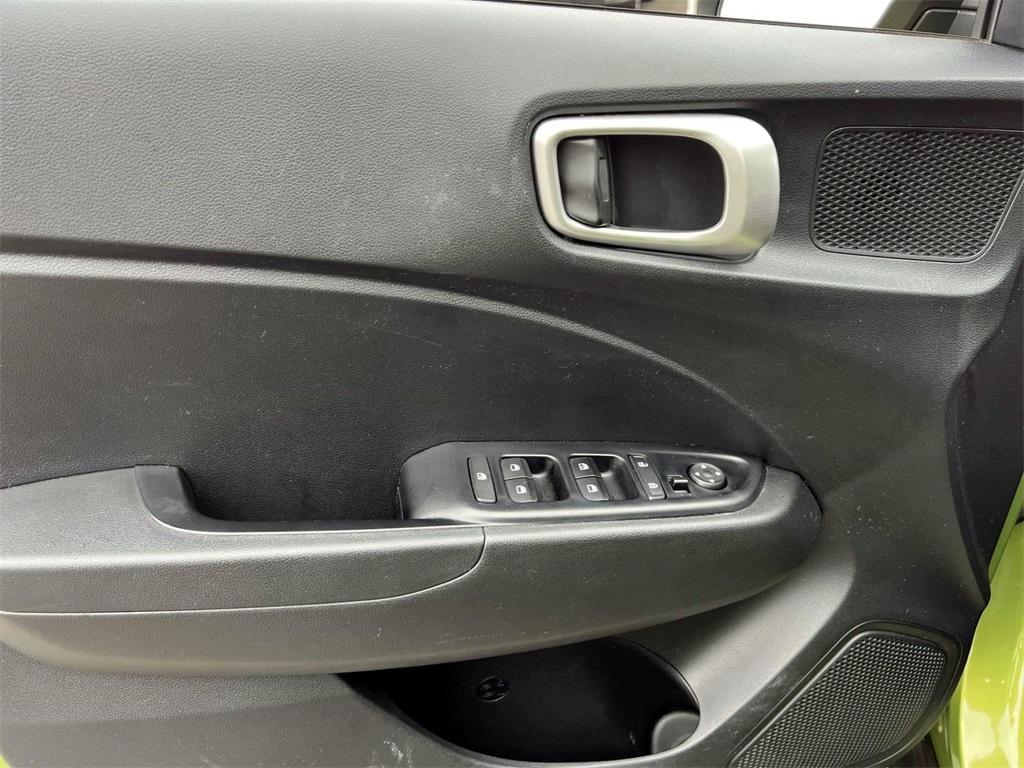 used 2022 Hyundai Venue car, priced at $17,995