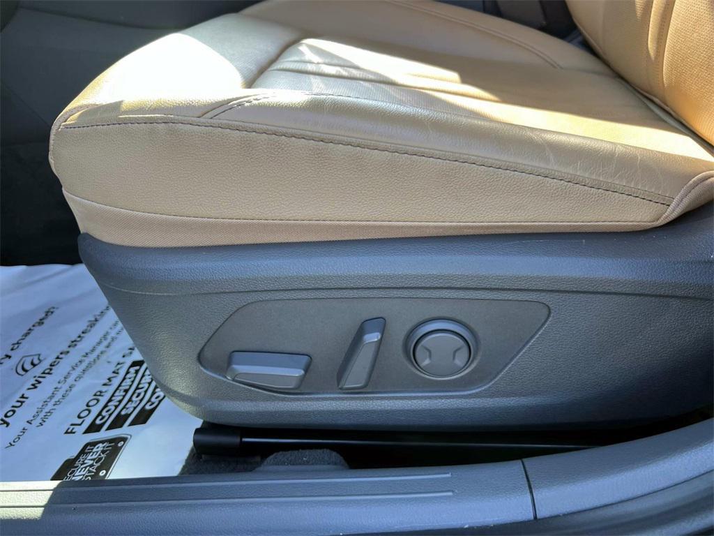 used 2022 Hyundai Sonata Hybrid car, priced at $22,677
