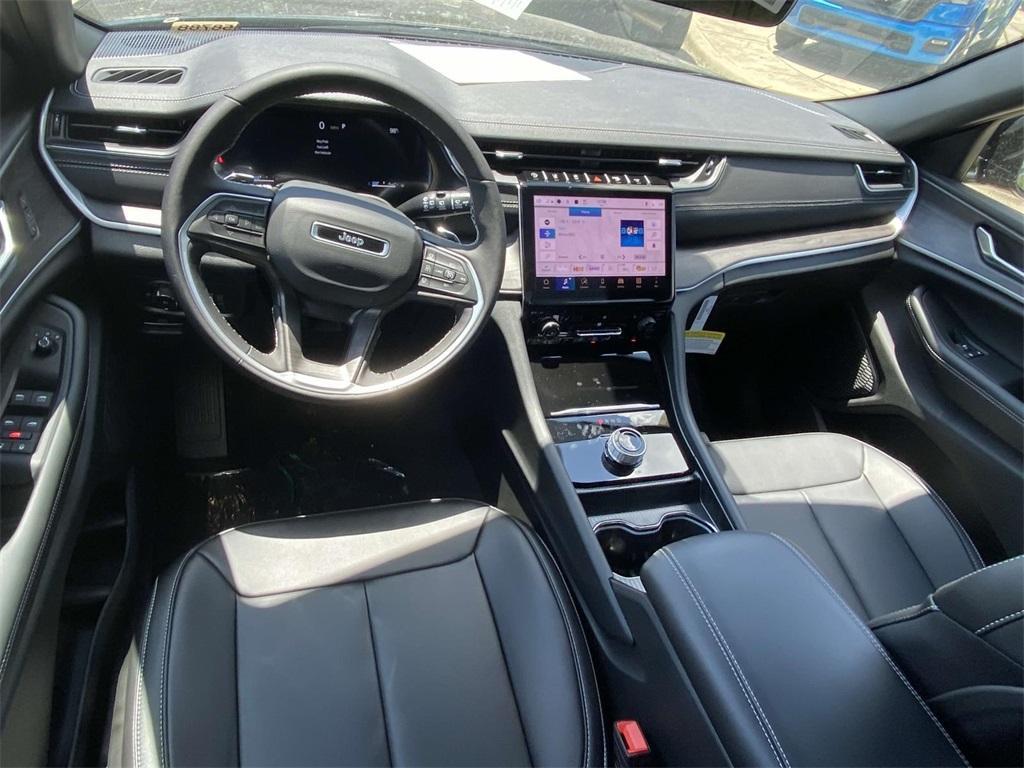 new 2025 Jeep Grand Cherokee car, priced at $36,495