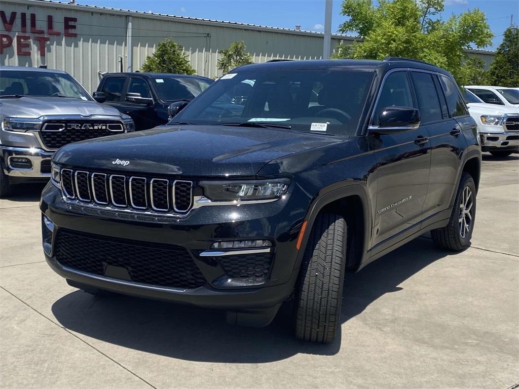 new 2025 Jeep Grand Cherokee car, priced at $36,495