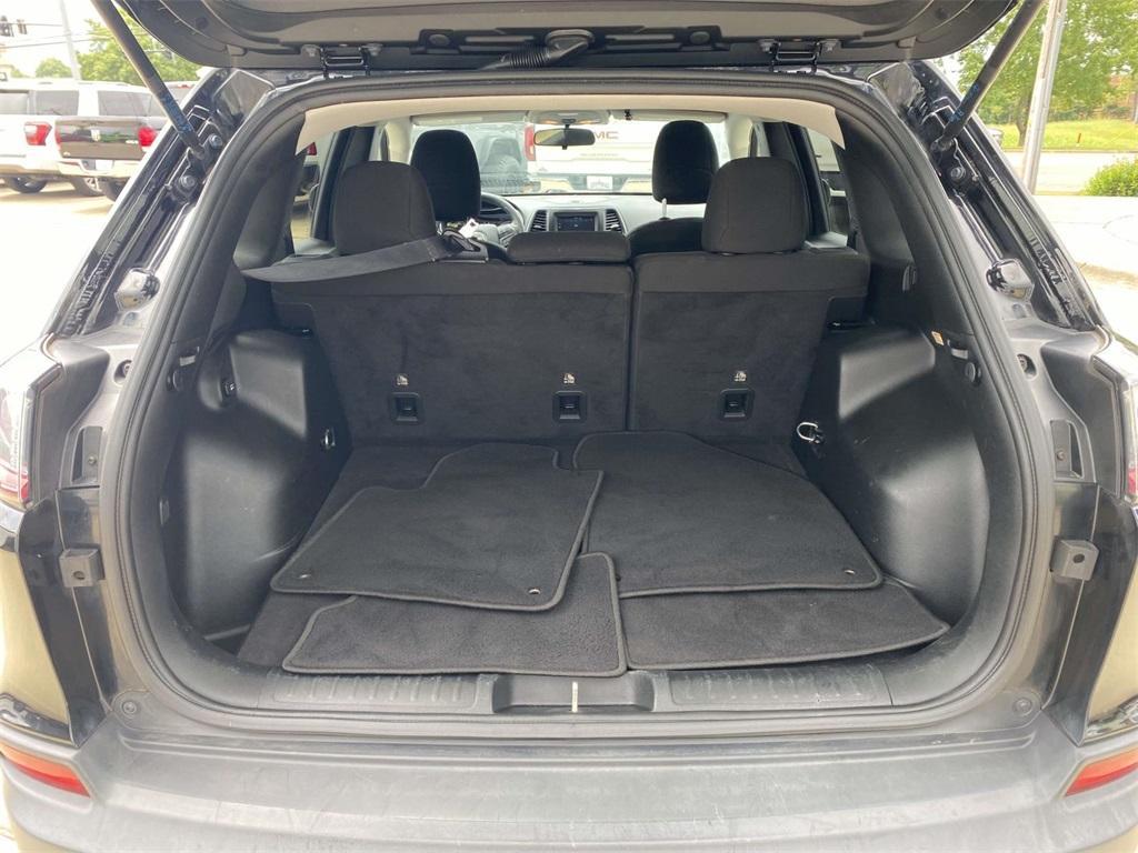 used 2019 Jeep Cherokee car, priced at $9,995