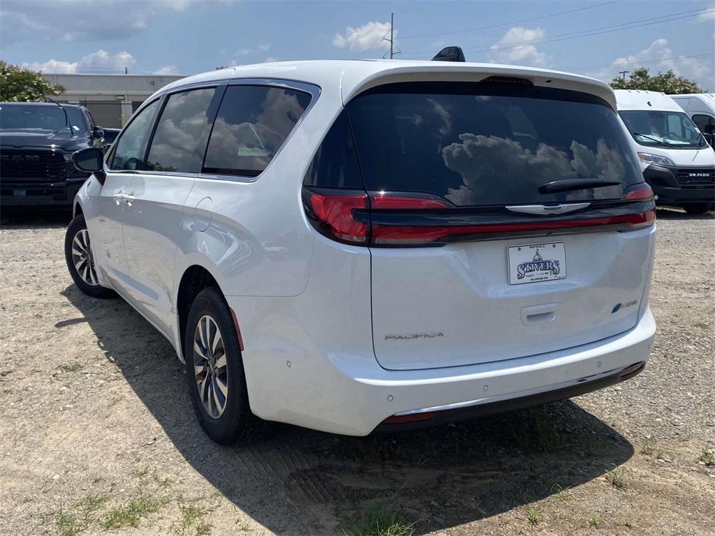new 2025 Chrysler Pacifica Hybrid car, priced at $49,495