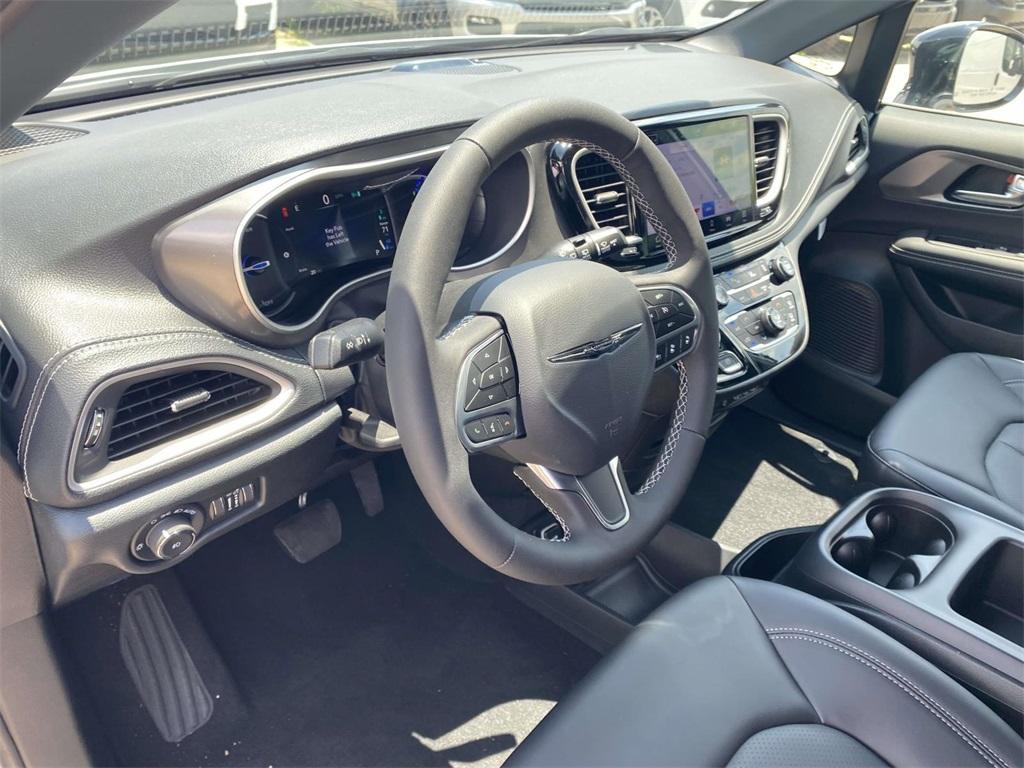 new 2025 Chrysler Pacifica Hybrid car, priced at $49,495