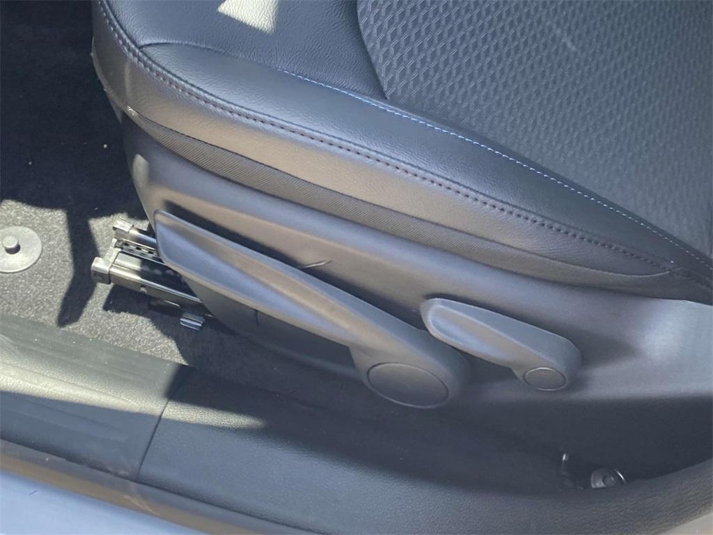 new 2025 Chrysler Pacifica Hybrid car, priced at $48,995