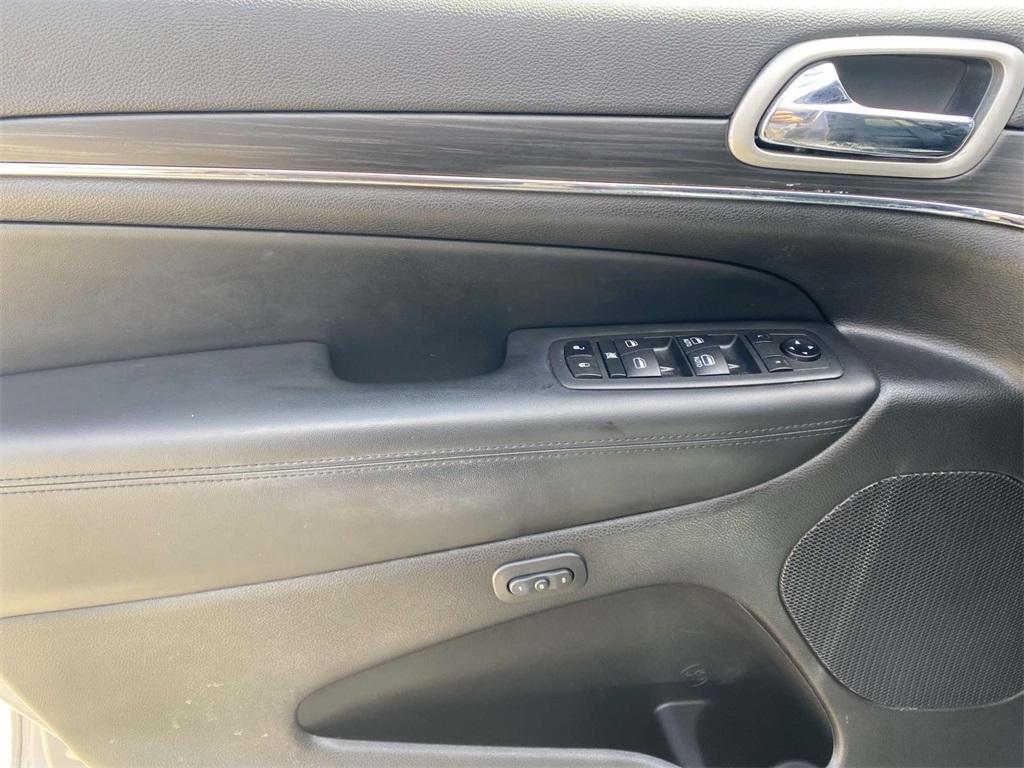 used 2020 Jeep Grand Cherokee car, priced at $26,495