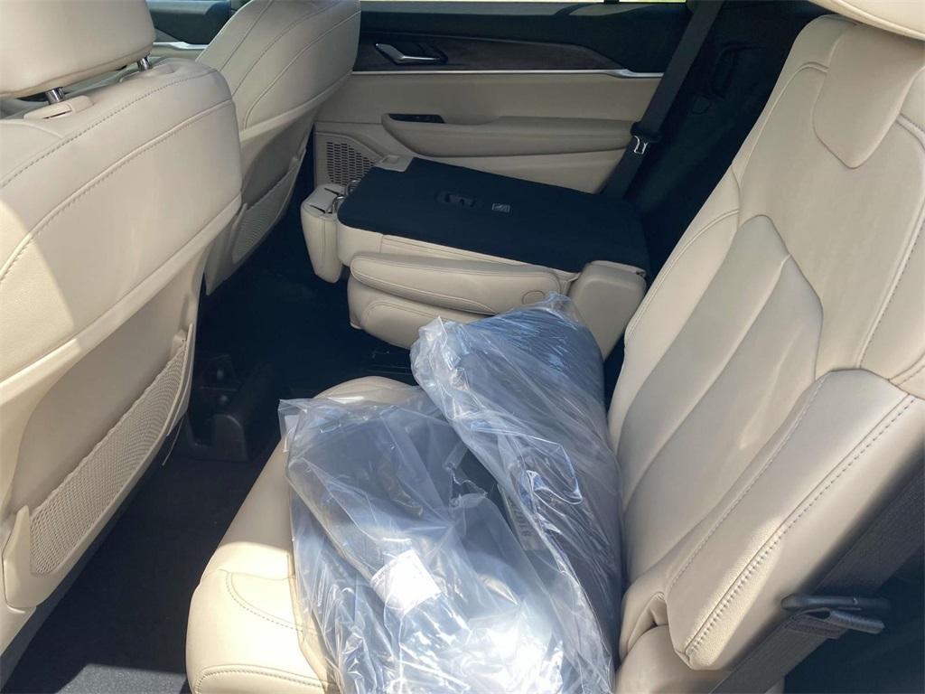 new 2025 Jeep Grand Cherokee L car, priced at $38,995