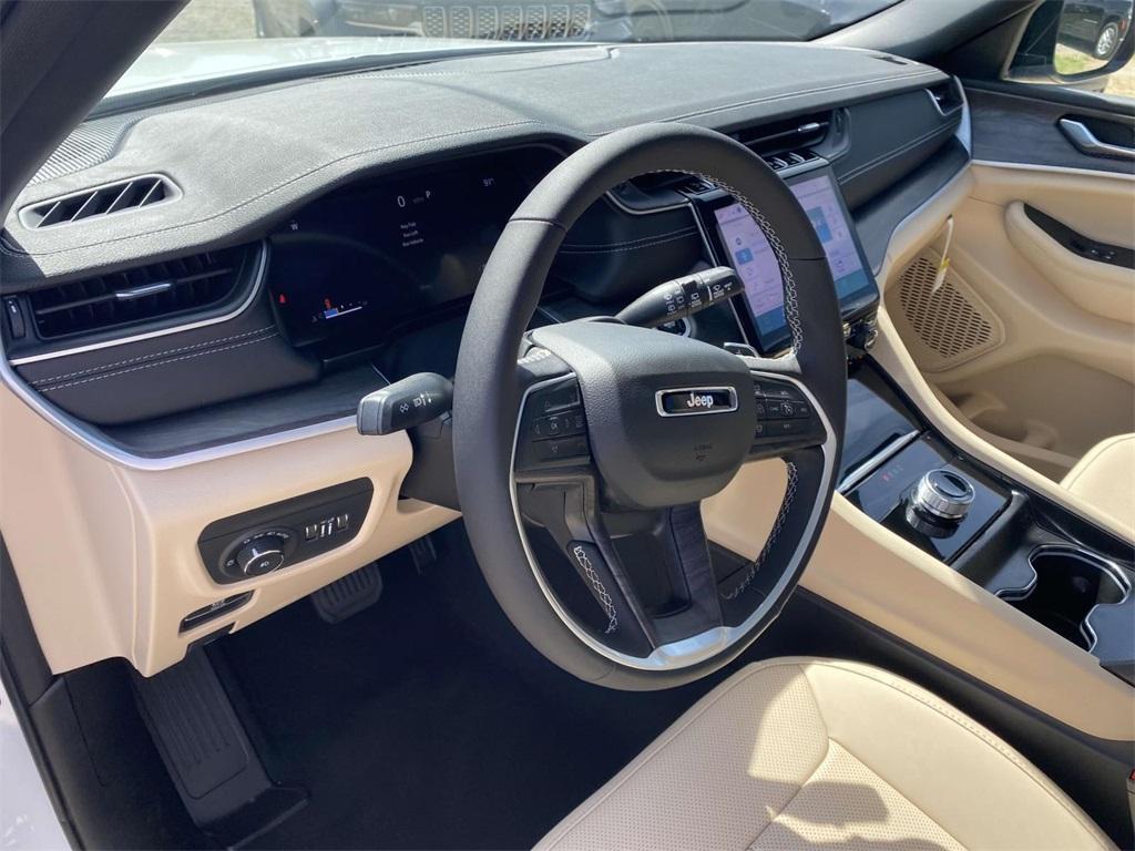 new 2025 Jeep Grand Cherokee L car, priced at $43,995