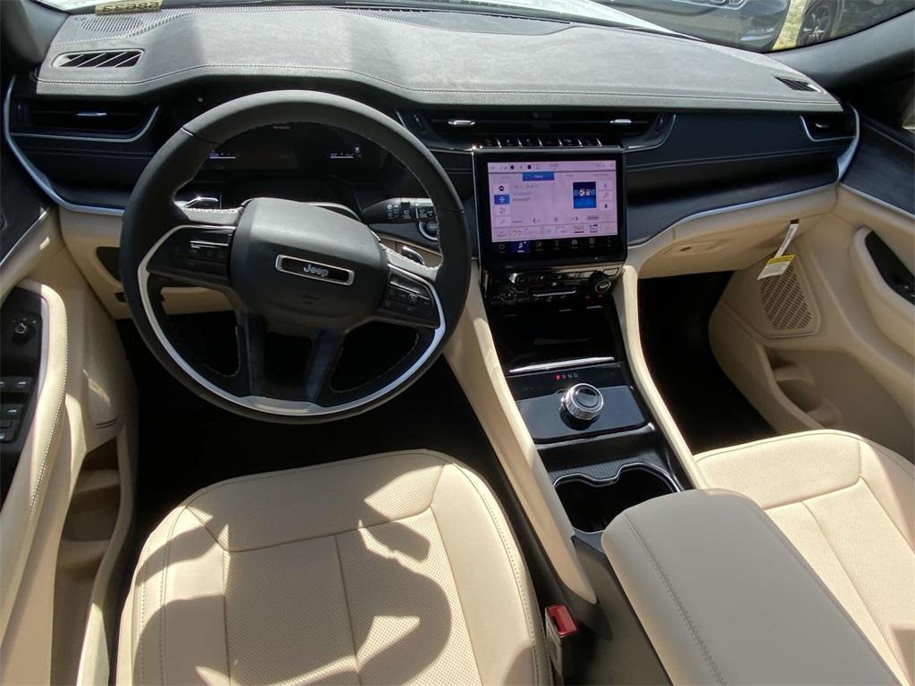 new 2025 Jeep Grand Cherokee L car, priced at $43,995