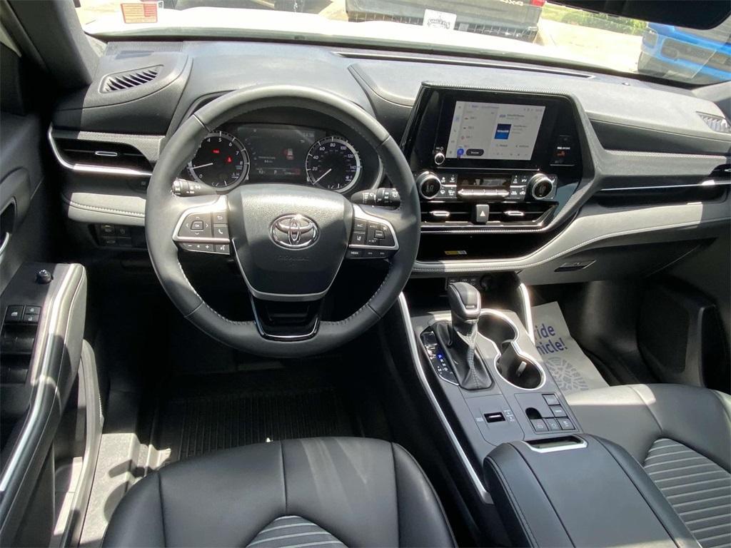 used 2024 Toyota Highlander car, priced at $43,495