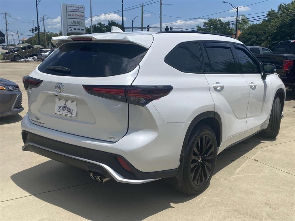 used 2024 Toyota Highlander car, priced at $43,495
