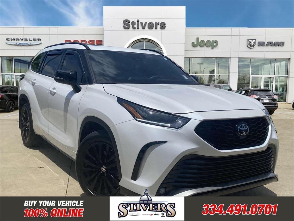 used 2024 Toyota Highlander car, priced at $43,495
