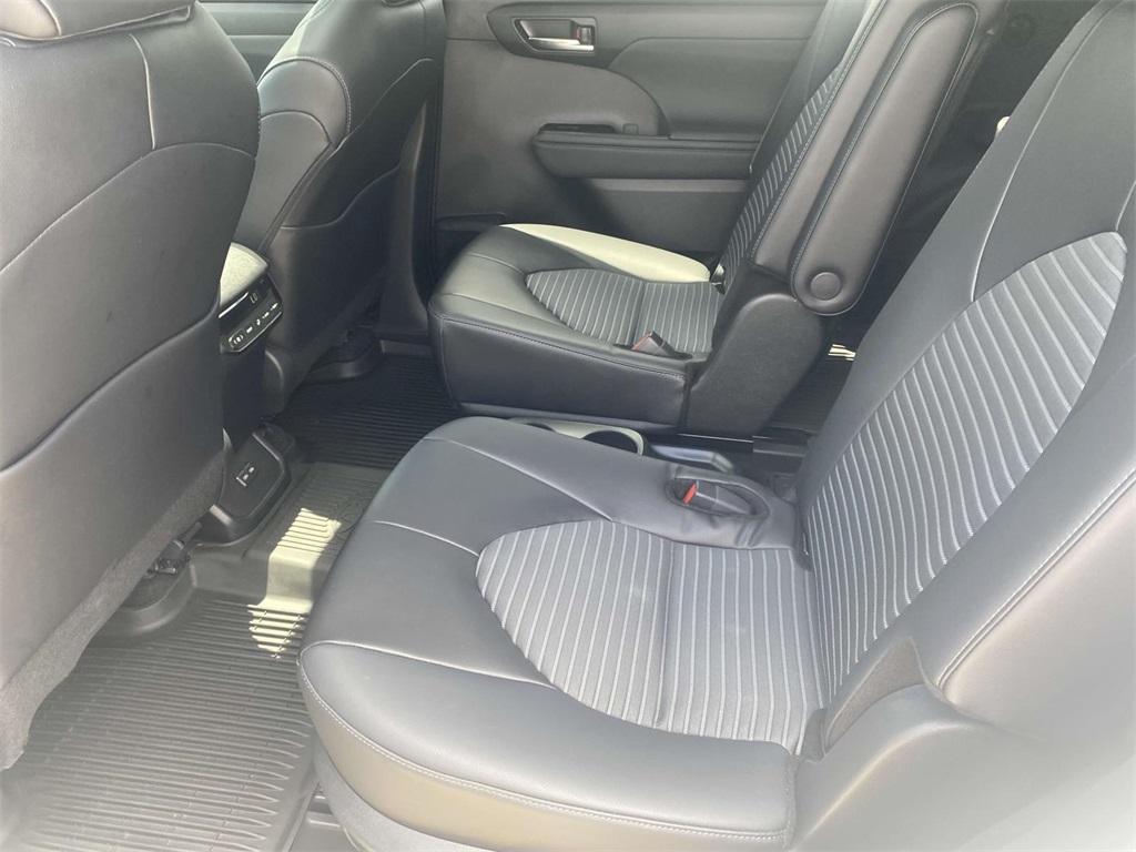 used 2024 Toyota Highlander car, priced at $43,495