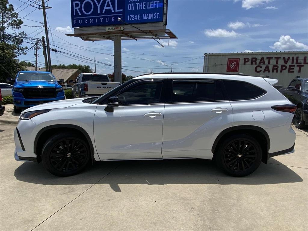 used 2024 Toyota Highlander car, priced at $43,495