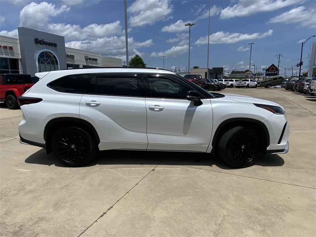used 2024 Toyota Highlander car, priced at $43,495
