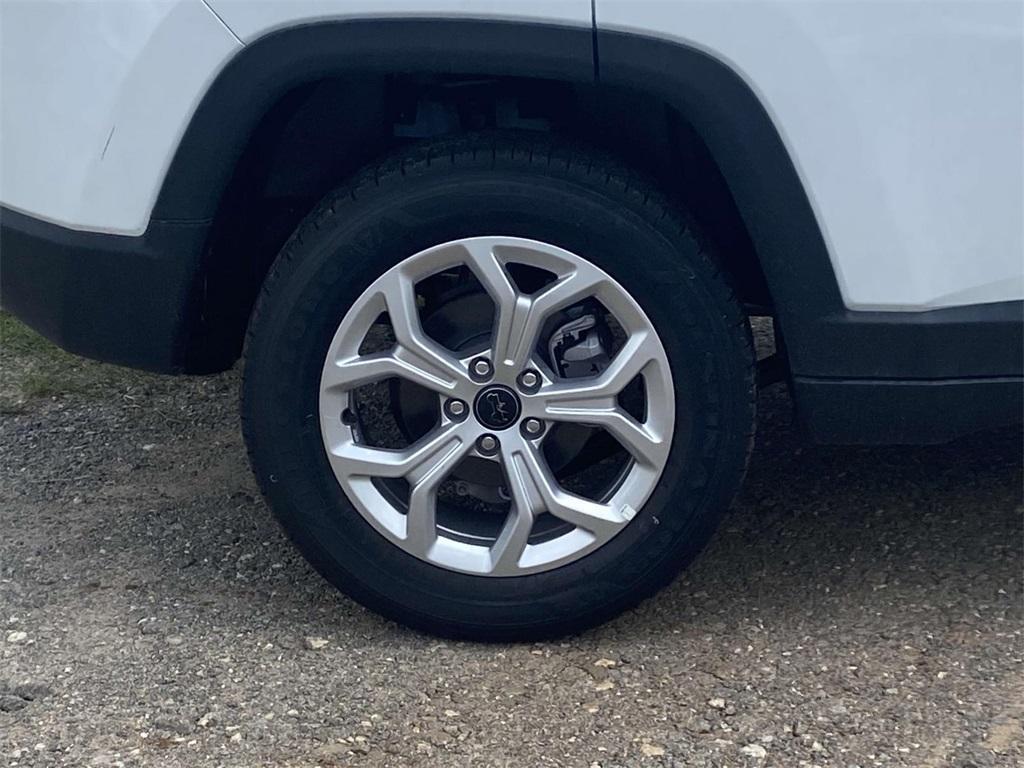 new 2025 Jeep Compass car, priced at $28,665