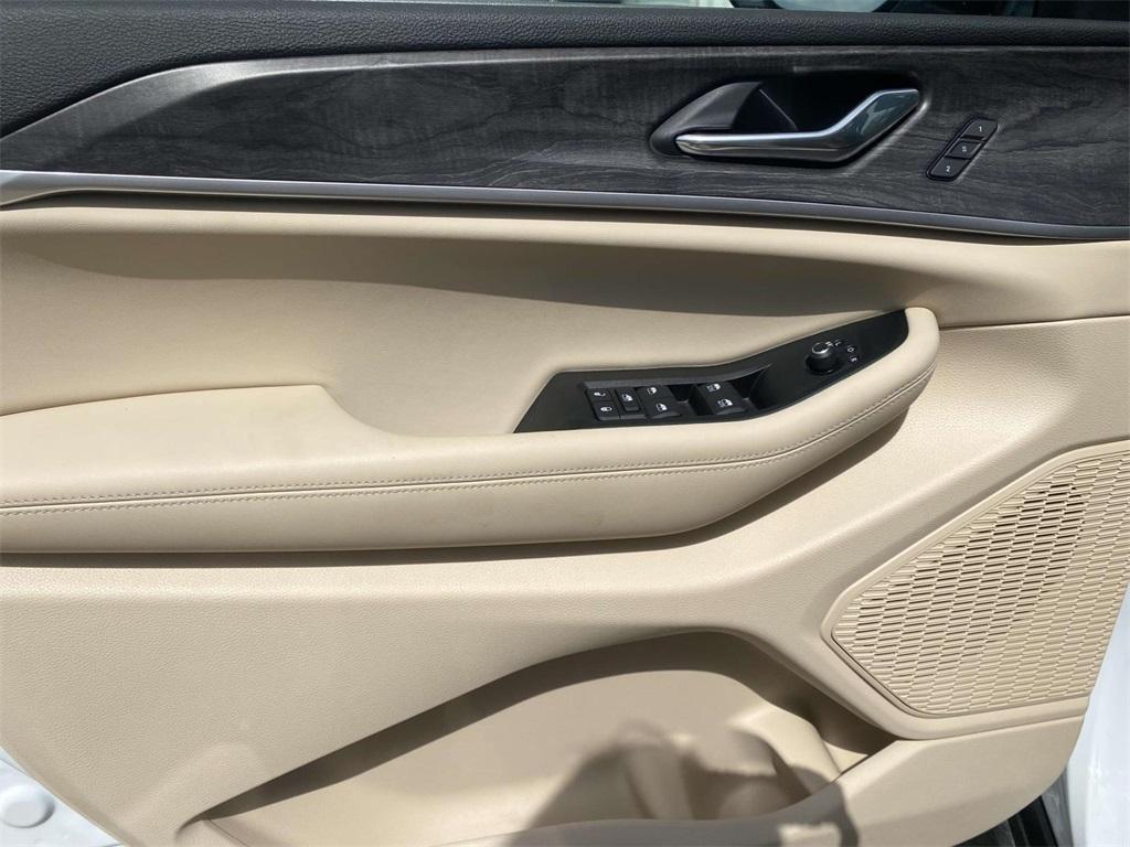 new 2025 Jeep Grand Cherokee L car, priced at $43,995