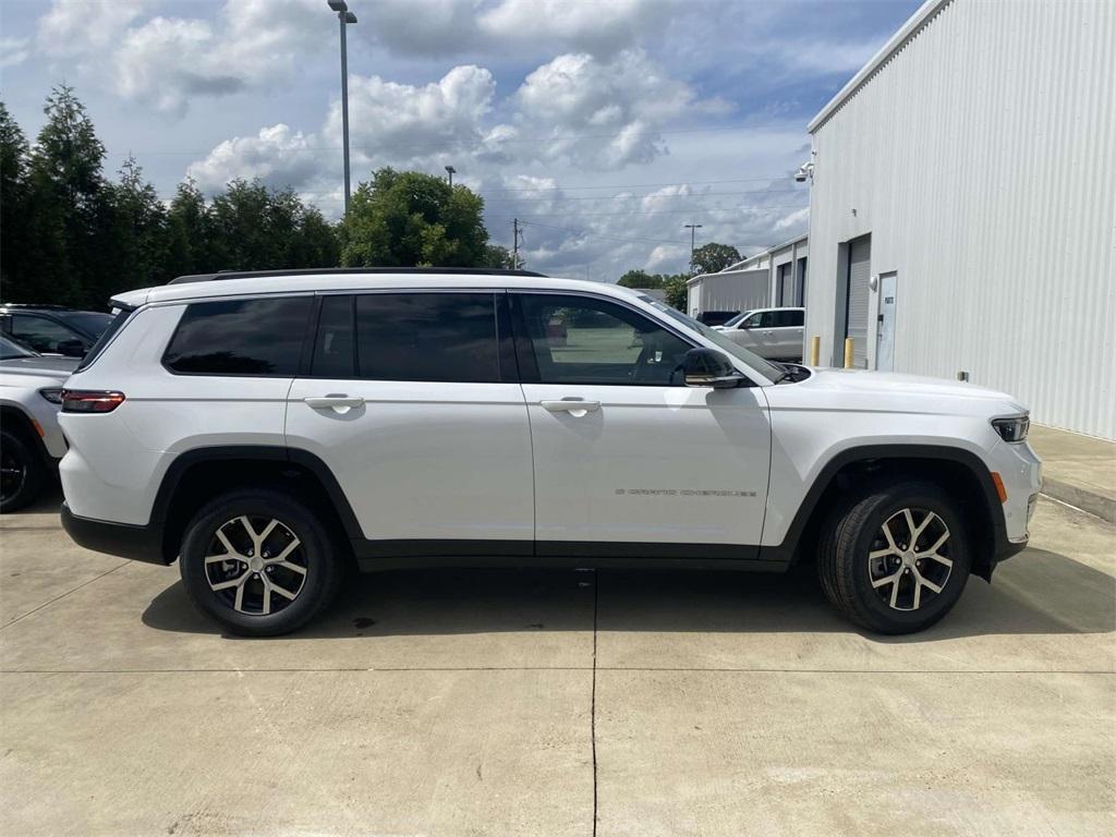new 2025 Jeep Grand Cherokee L car, priced at $43,995