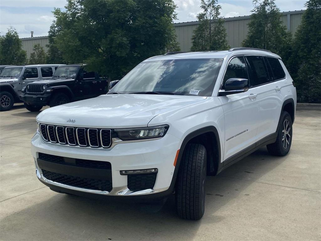 new 2025 Jeep Grand Cherokee L car, priced at $43,995